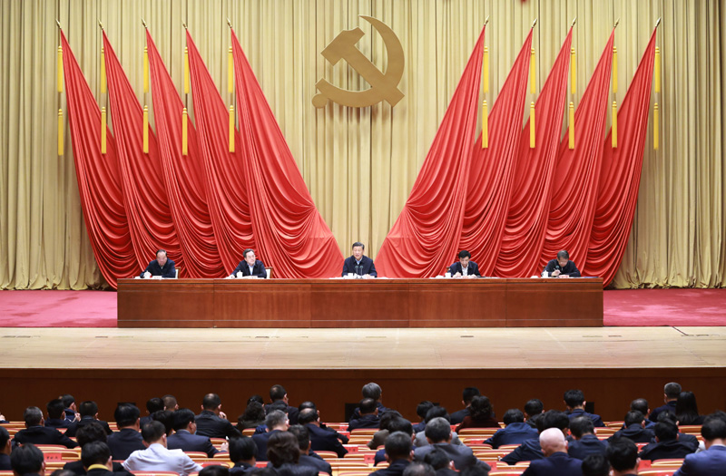 10月10日，2020年秋季學(xué)期中央黨校（國家行政學(xué)院）中青年干部培訓(xùn)班在中央黨校開班。中共中央總書記、國家主席、中央軍委主席習(xí)近平在開班式上發(fā)表重要講話。新華社記者 丁林 攝